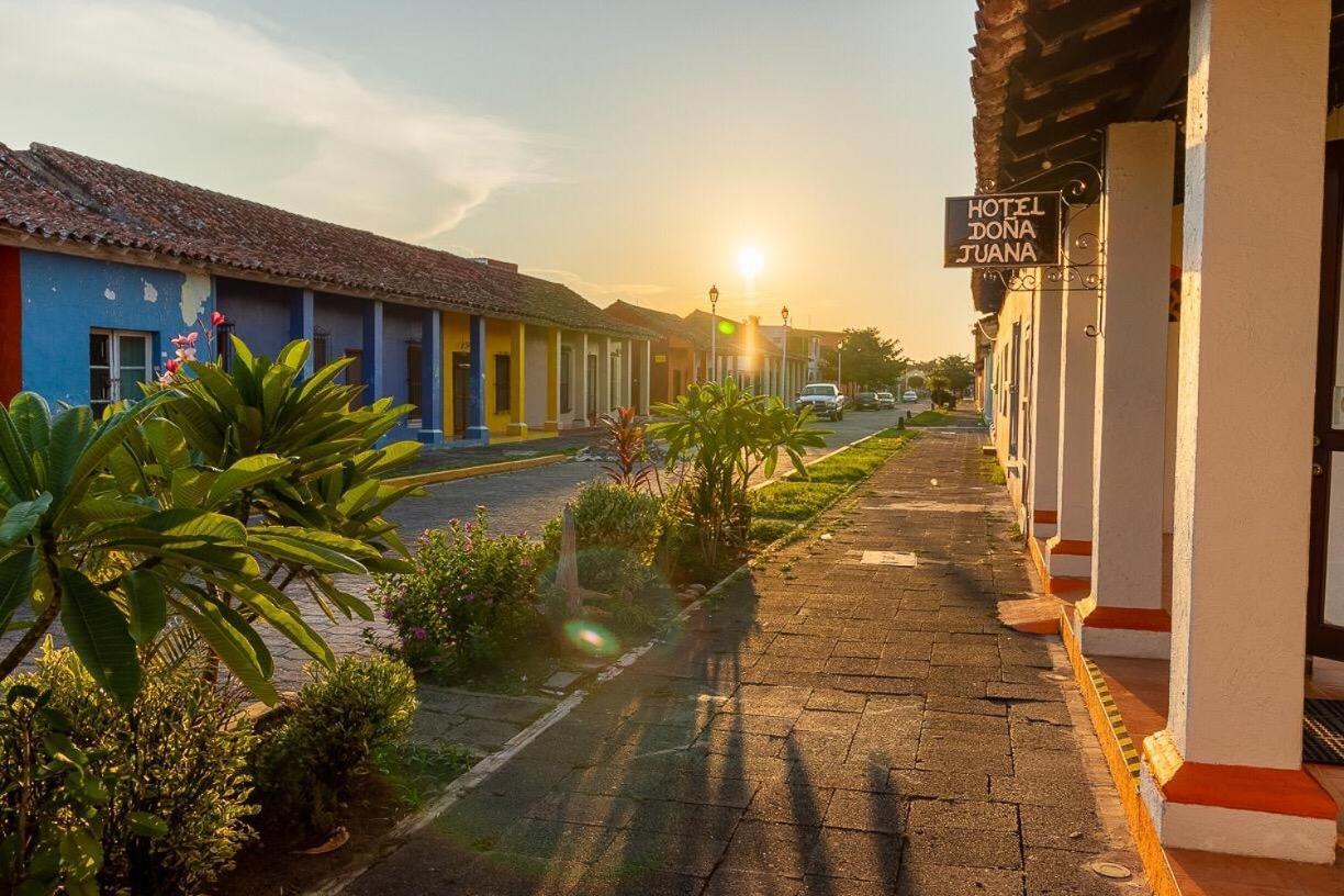 Hotel Dona Juana Tlacotalpan Exterior photo