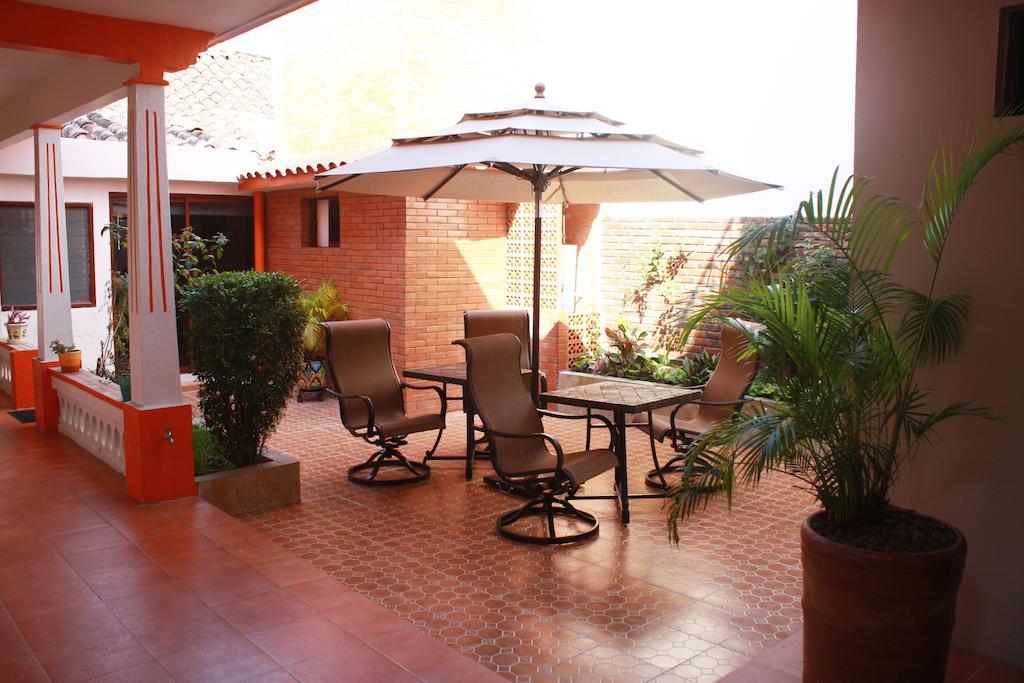 Hotel Dona Juana Tlacotalpan Exterior photo